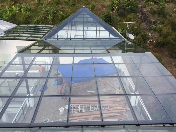 Roof sky glass — grid roof & pyramid skylight