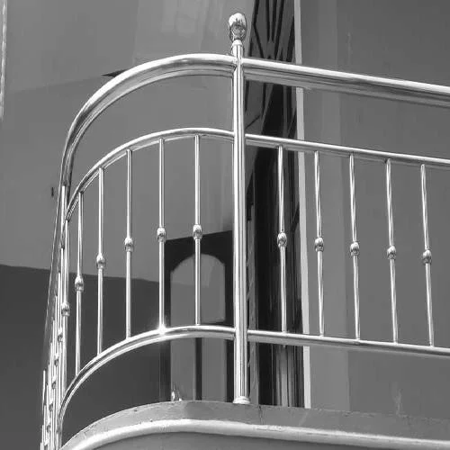 Curved balcony — tubular handrail & rods